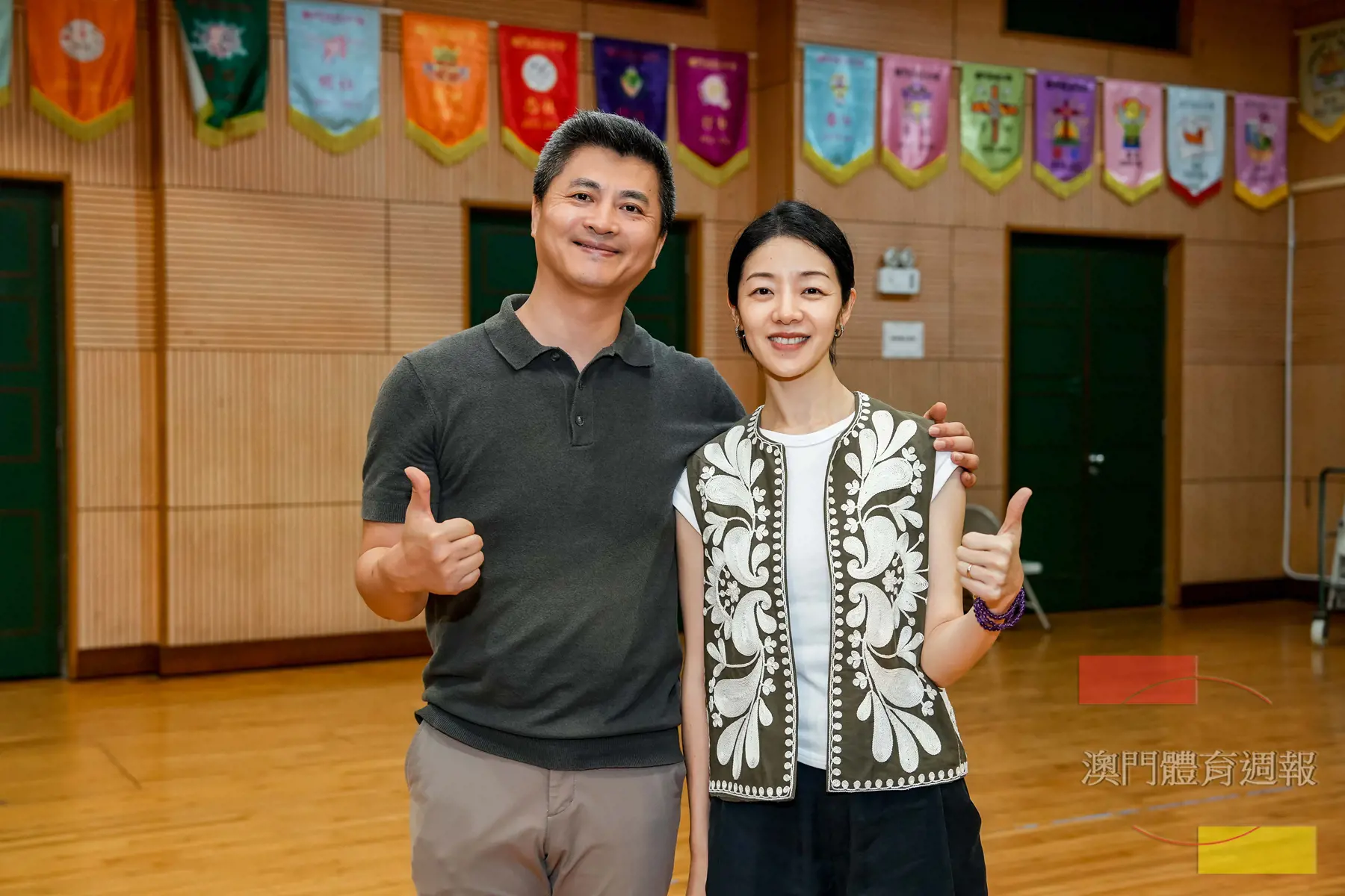 稿2 浸信舞蹈隊導師劉迎宏（左）、潘圓圓合力創作出融匯舞龍與舞蹈元素的《念》2.jpg
